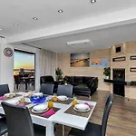 Infinite Mit Schwimmbad Und Meerblick By Interhome Ferienhaus *