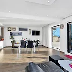 Infinite Mit Schwimmbad Und Meerblick By Interhome Makarska