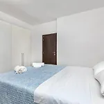 Ferienhaus Infinite Mit Schwimmbad Und Meerblick By Interhome