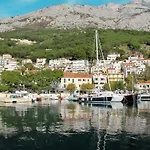 Ferienhaus Infinite Mit Schwimmbad Und Meerblick By Interhome Makarska