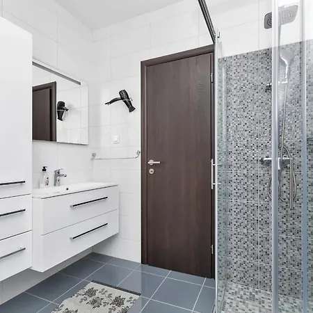 Infinite Mit Schwimmbad Und Meerblick By Interhome Prázdninový dům
