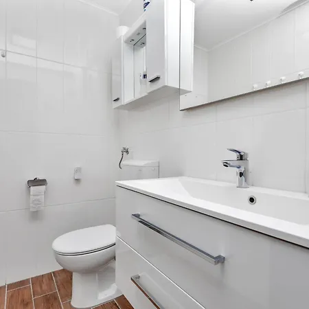 Infinite Mit Schwimmbad Und Meerblick By Interhome * Makarská